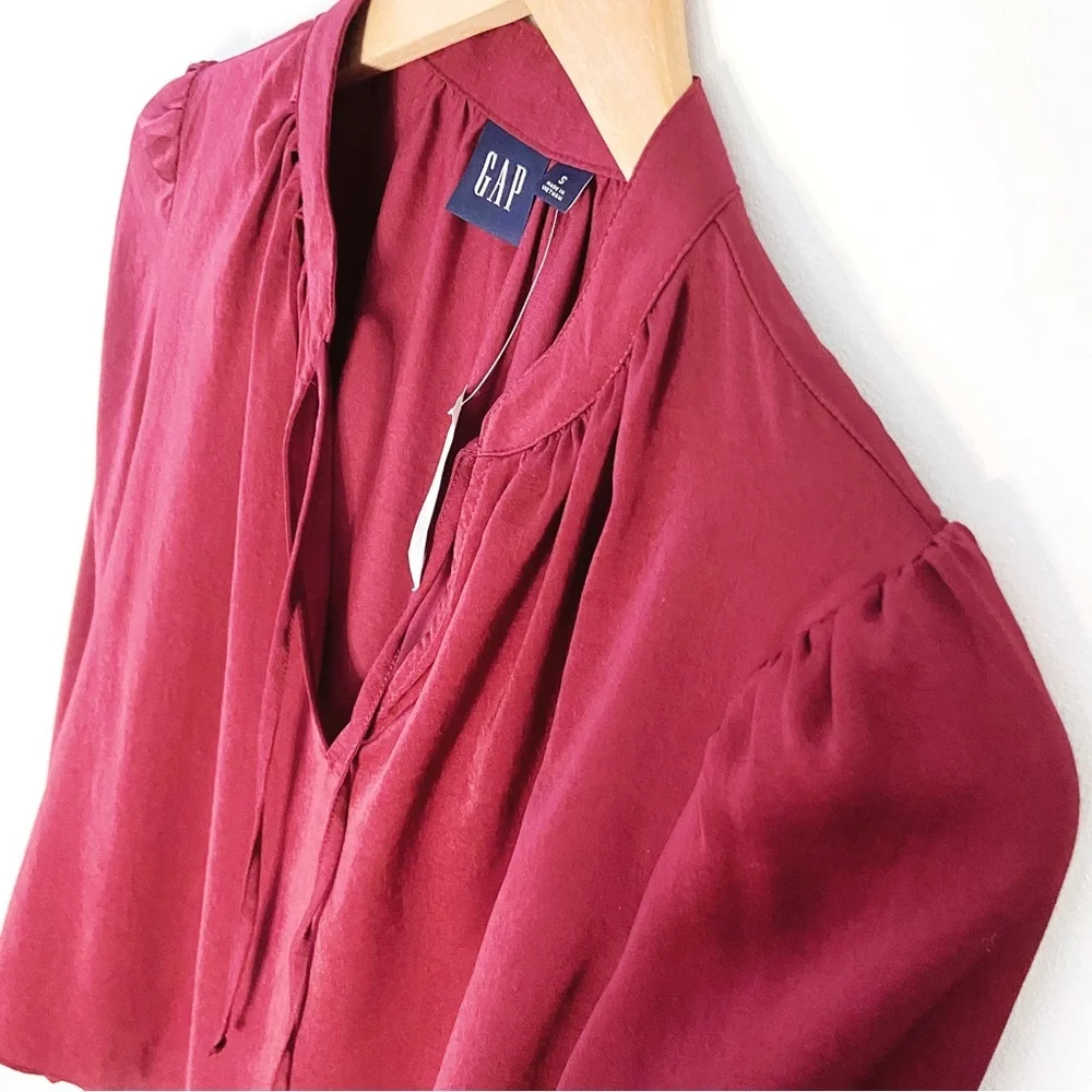 NEW! GAP Long Sleeve Split Neck red satin blouse. SIZE SMALL. - Picture 9 of 13